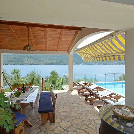 Holiday In 36061 Holiday home